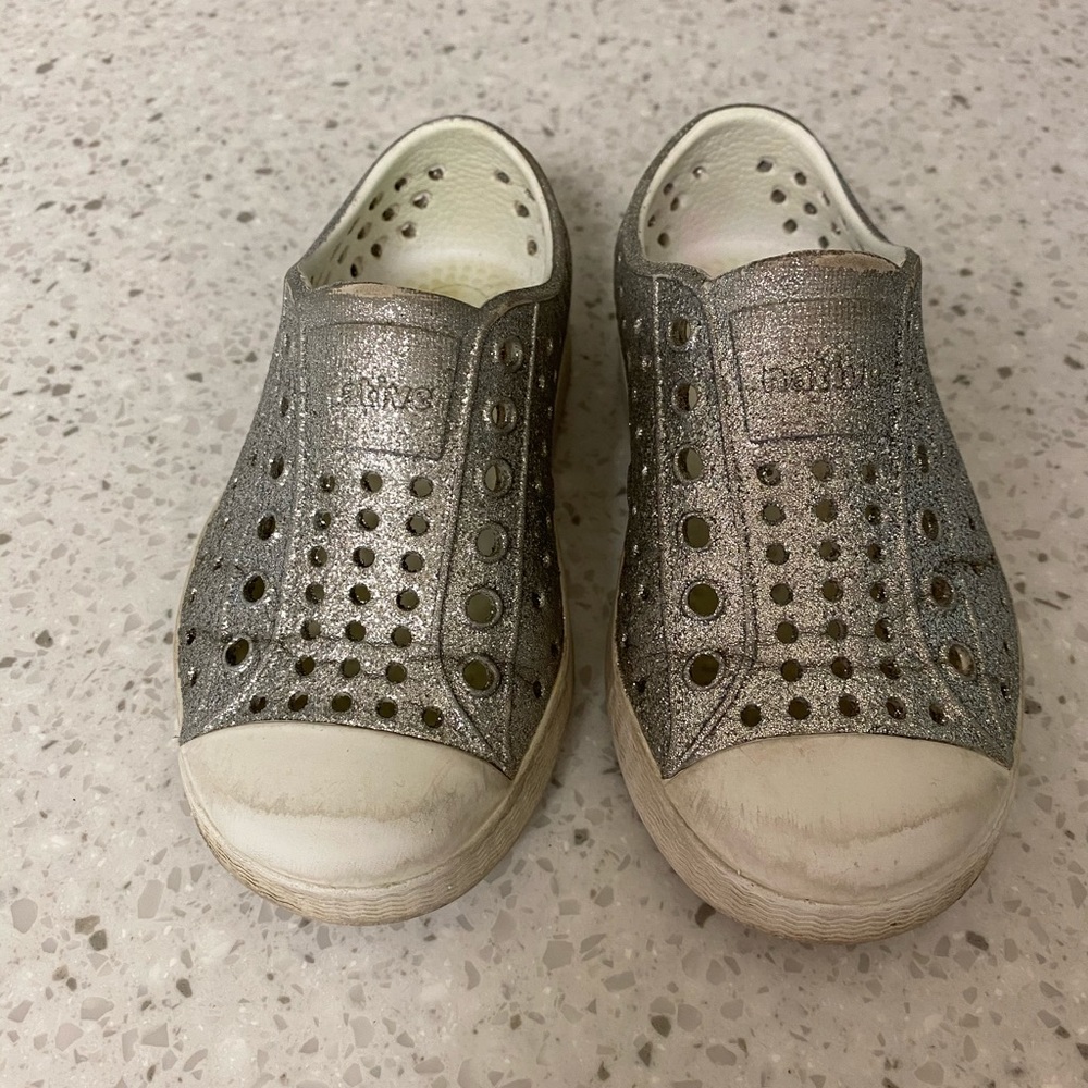 Toddler size 7 sparkly silver native shoe